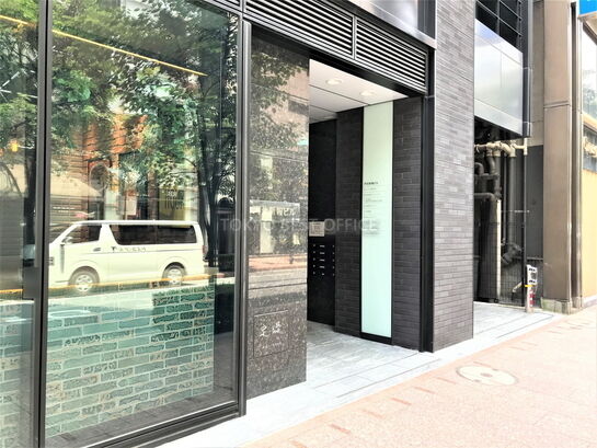 ビルエントランス①