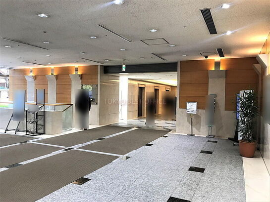 エントランスホール①
