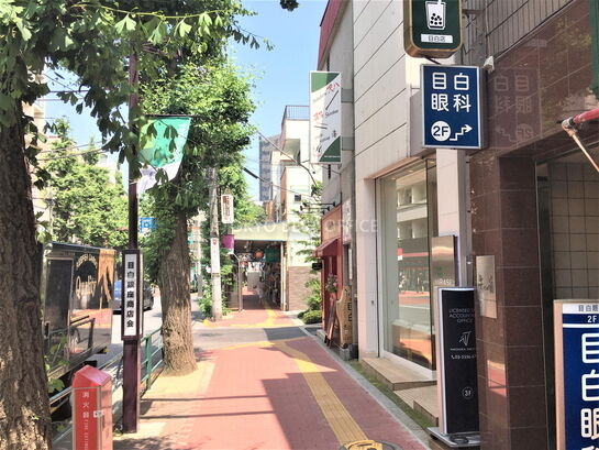 ビル周辺風景①