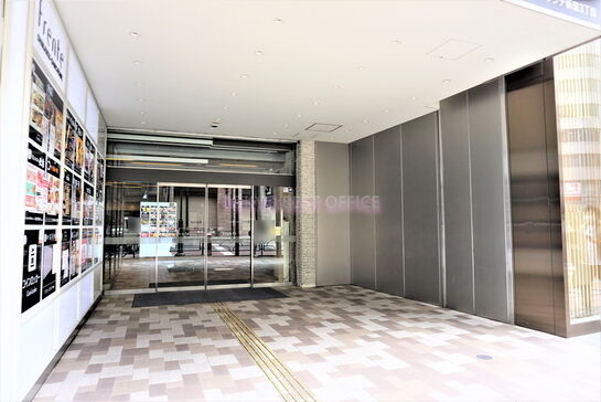 ビルエントランス①