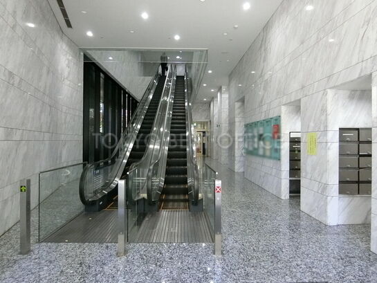 エントランスホール①