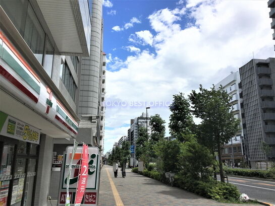 ビル周辺風景①