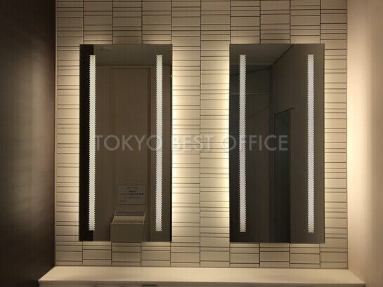 8階男子トイレ②