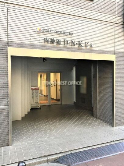 ビルエントランス