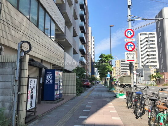 ビル周辺風景①