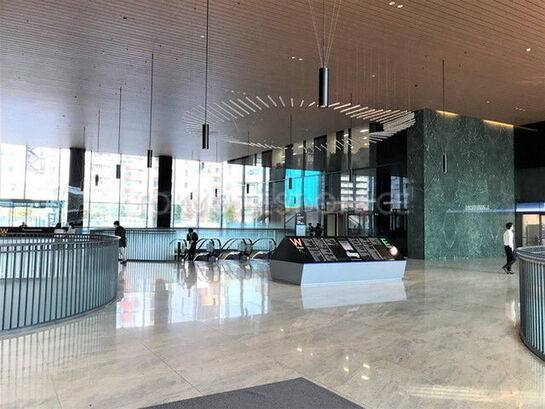 エントランスホール