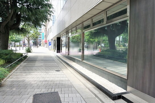 ビル周辺風景①