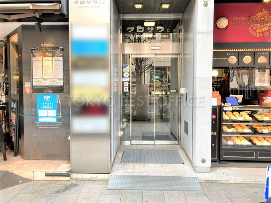 ビルエントランス