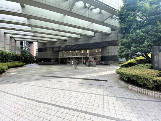 ビルエントランス①