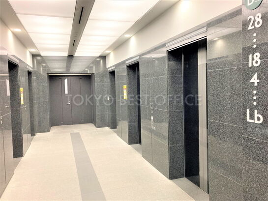 エレベーターホール④