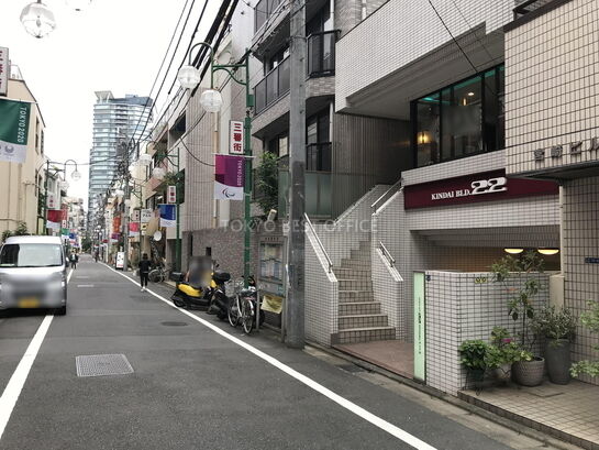 ビル周辺風景①