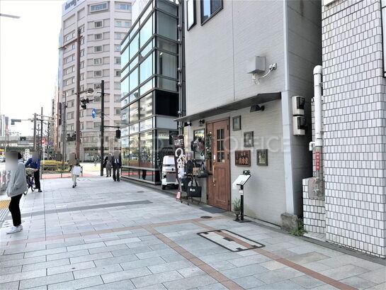 ビル周辺風景①