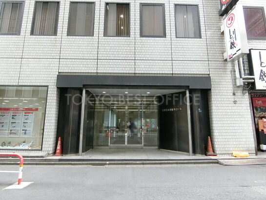 ビルエントランス