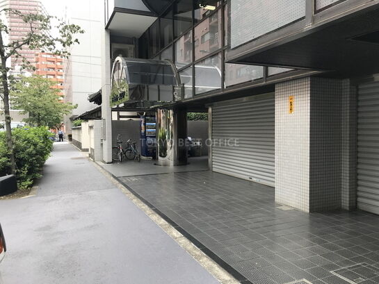 ビル周辺風景①