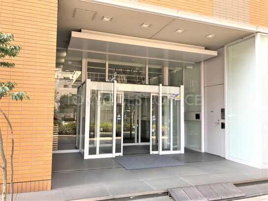 ビルエントランス