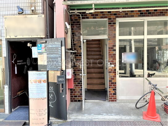 ビルエントランス