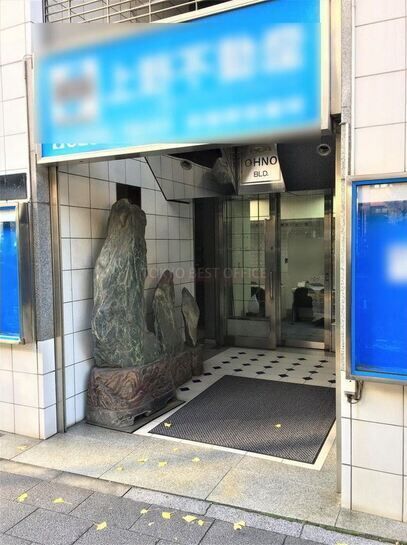 ビルエントランス