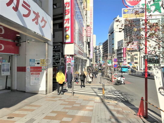 ビル周辺風景①