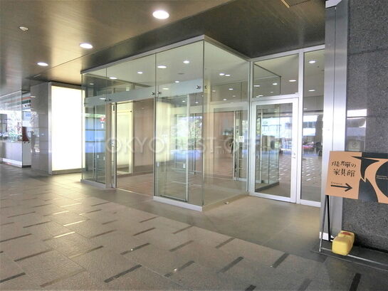 ビルエントランス