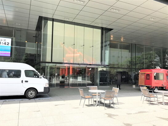 ビルエントランス②