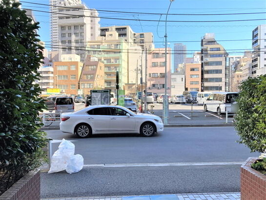 ビル周辺風景①