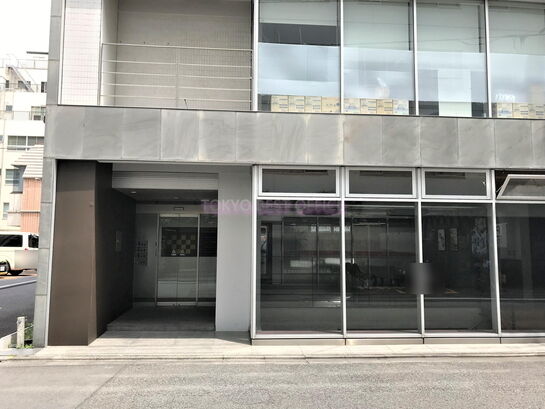 ビルエントランス