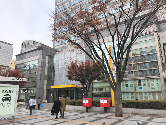 正面(商業施設側)入口