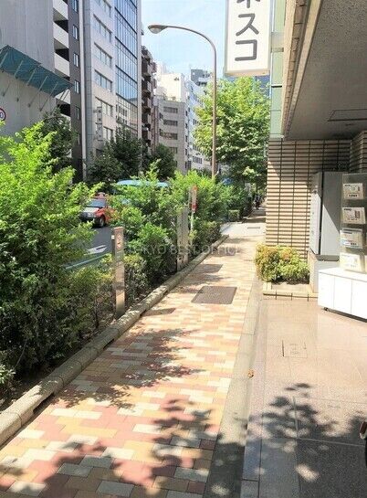 ビル周辺風景①