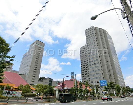 東陽町駅方面側入口から(左手はホテルイースト21東京)