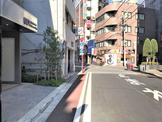 ビル周辺風景①