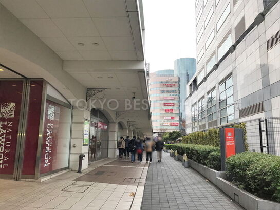 オフィスエントランス・駅周辺