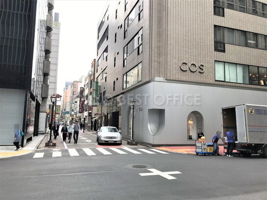 ビル周辺風景①
