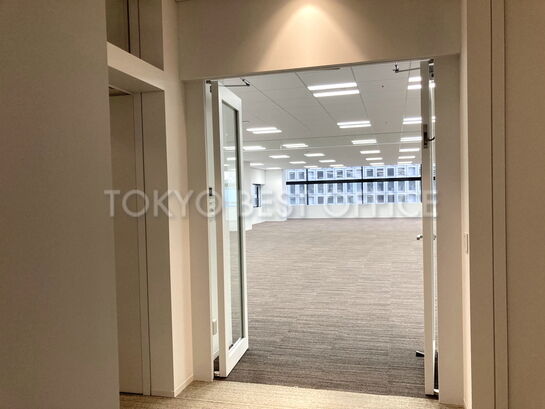 8階執務室入り口