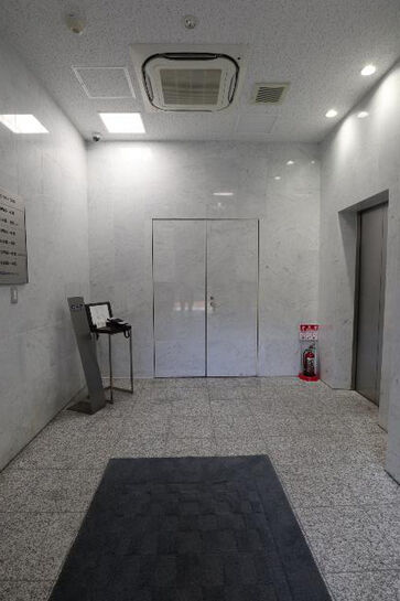 オフィス側エントランスホール