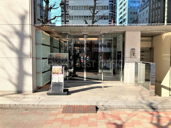 ビルエントランス