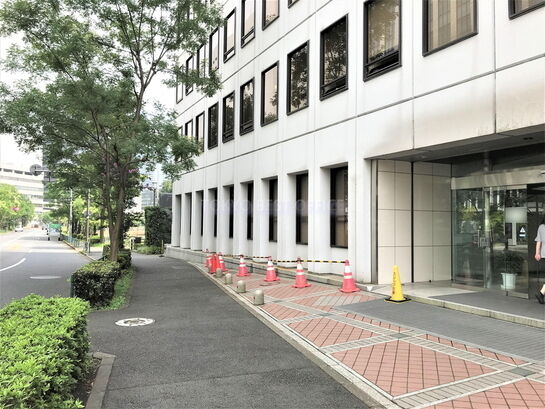 ビル周辺風景①