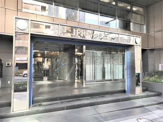 ビルエントランス