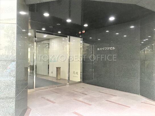 ビルエントランス①