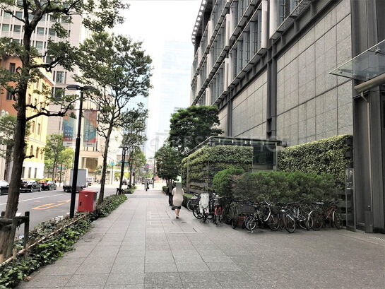 ビル周辺風景①