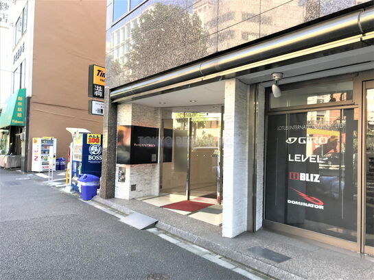 ビルエントランス①