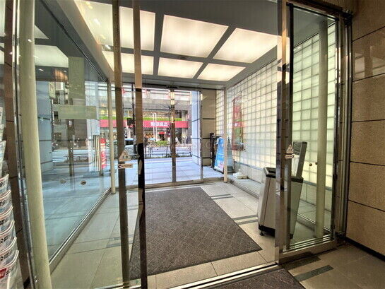 ビルエントランス③