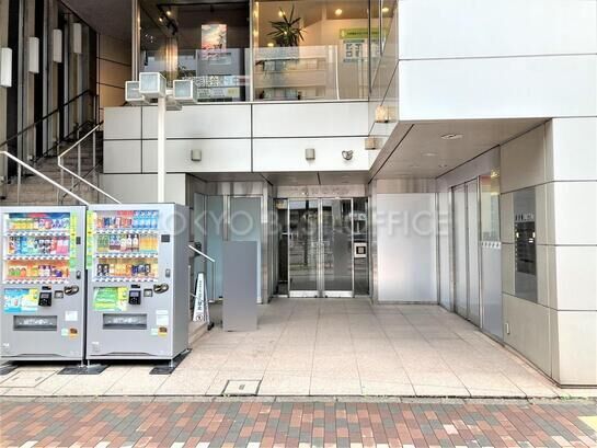 ビルエントランス