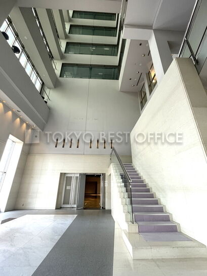 1階ホール・吹き抜け