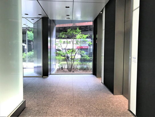 エントランスホール