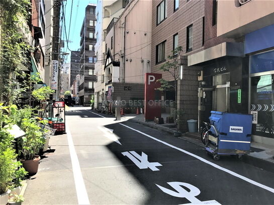 ビル周辺風景①
