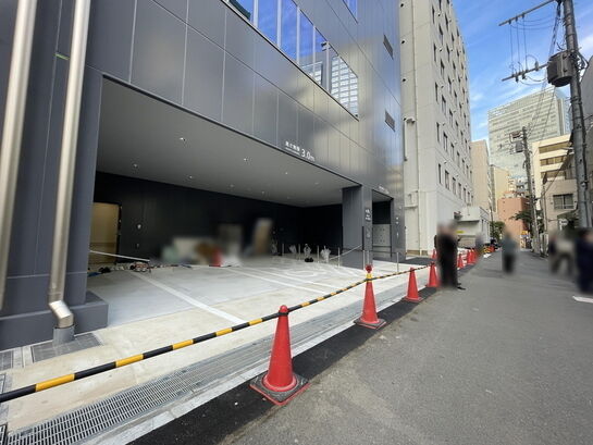 荷捌き・身障者用駐車場