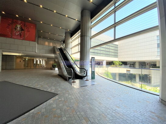 ビルエントランス②