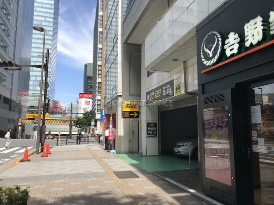 ビル周辺風景①