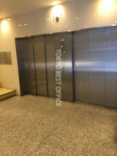 1階エレベーターホール