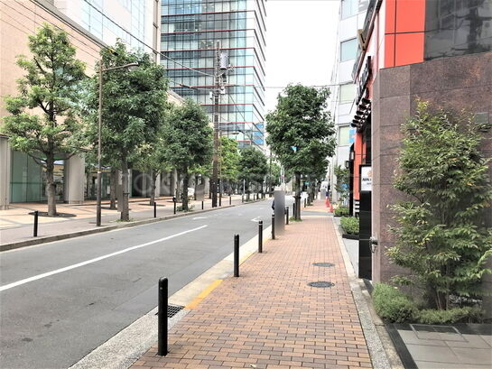 ビル周辺風景①